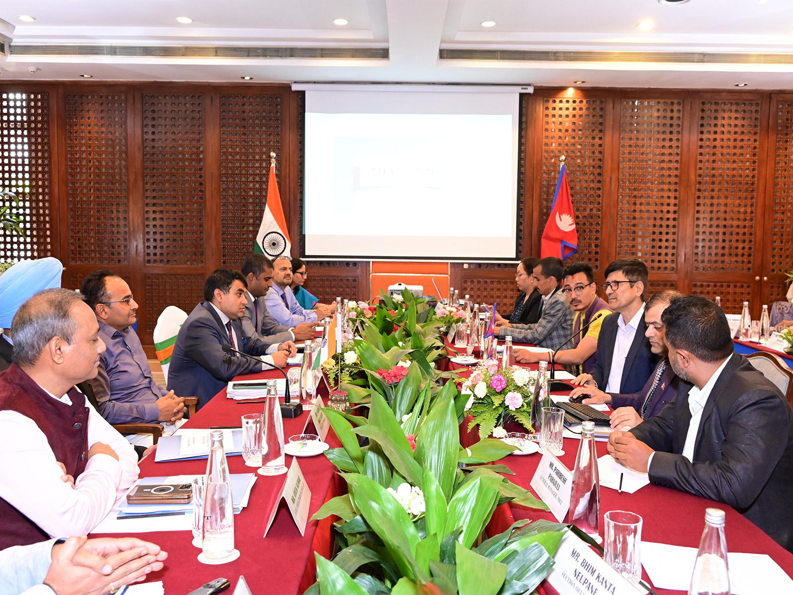 नेपाल–भारत सीमापार रेलवे परियोजनाबारे दुई देशका प्रतिनिधिहरुबीच छलफल नेपाल–भारत सीमापार रेलवे परियोजनाबारे दुई देशका प्रतिनिधिहरुबीच छलफल