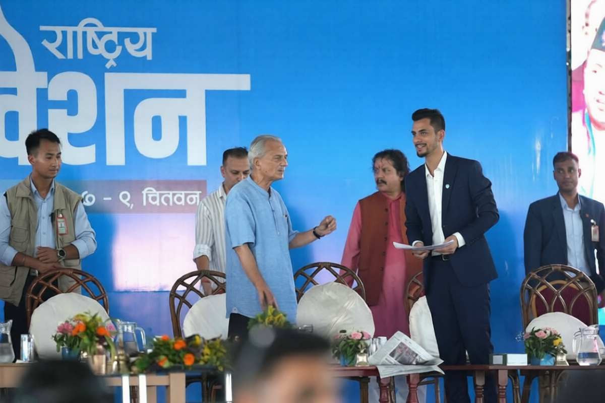  ‘चुपचाप घण्टी छाप’ नारालाई परिणाममुखी बनाऔं : बाबुराम भट्टराई