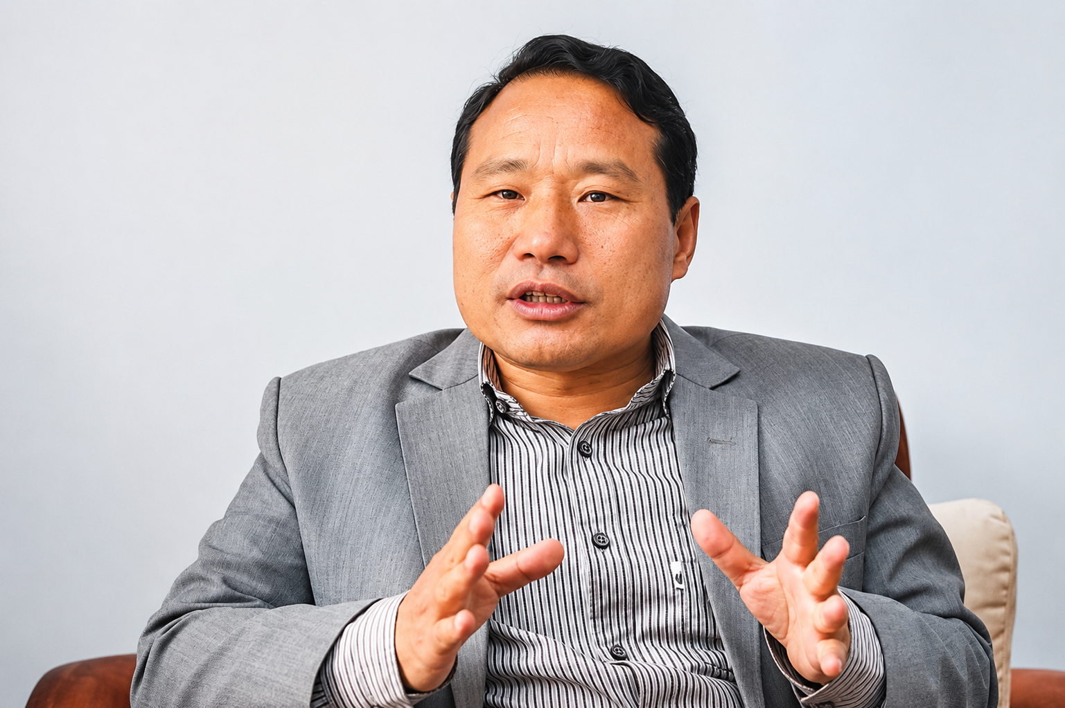 अर्थमन्त्रीको अभिव्यक्तिप्रति वर्षमानको आपत्ति, ‘सांसदलाई दबाब दिने शैली स्वीकार्य छैन’ अर्थमन्त्रीको अभिव्यक्तिप्रति वर्षमानको आपत्ति, ‘सांसदलाई दबाब दिने शैली स्वीकार्य छैन’