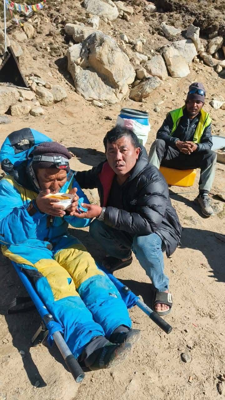 सगरमाथा क्षेत्रमा बेपत्ता दावा शेर्पा जीवितै फेला