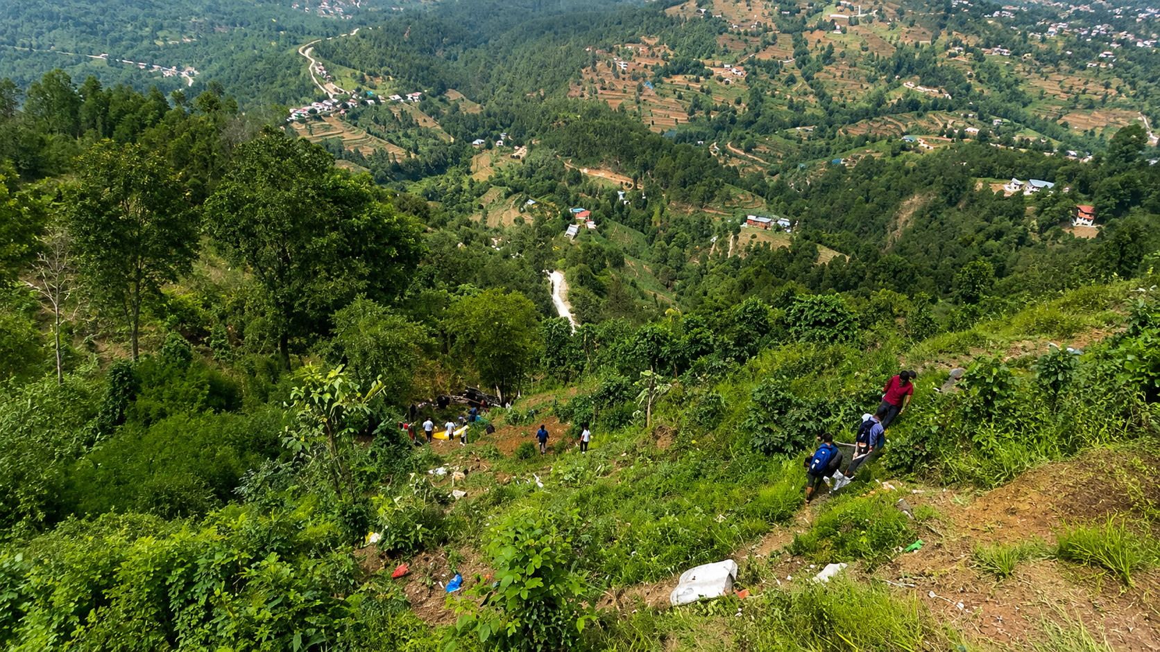 सेल्फीडाँडामा बस दुर्घटना, ७ जनाको मृत्यु १५ जना घाईते 