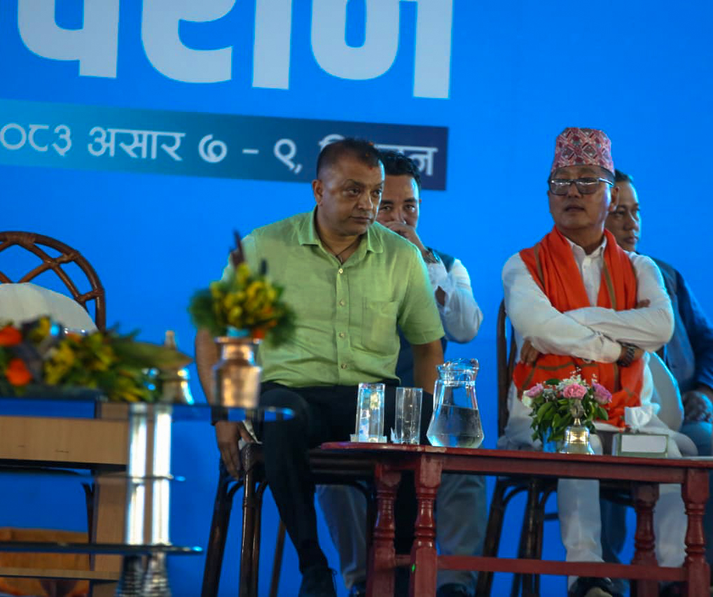 चितवन पुगेर गगन थापाले घण्टी बजाएपछि... चितवन पुगेर गगन थापाले घण्टी बजाएपछि...