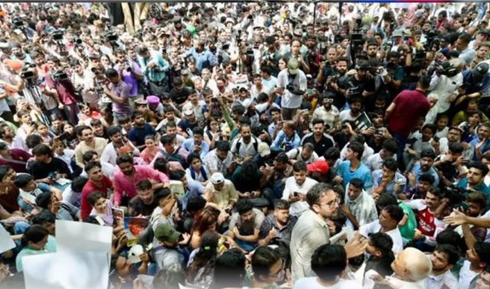 भारतको ककरोच जनता पार्टीले दिल्लीको जन्तरमन्तरमा विरोध प्रदर्शन भारतको ककरोच जनता पार्टीले दिल्लीको जन्तरमन्तरमा विरोध प्रदर्शन