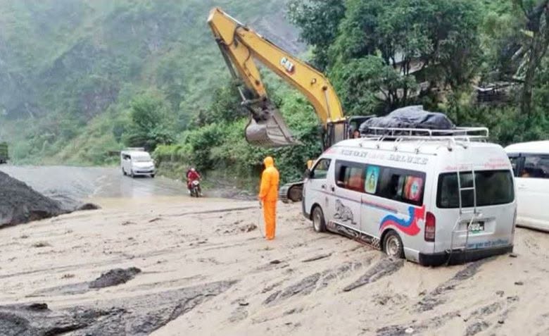 अवरुद्ध बीपी राजमार्ग पुन: सञ्चालनमा अवरुद्ध बीपी राजमार्ग पुन: सञ्चालनमा