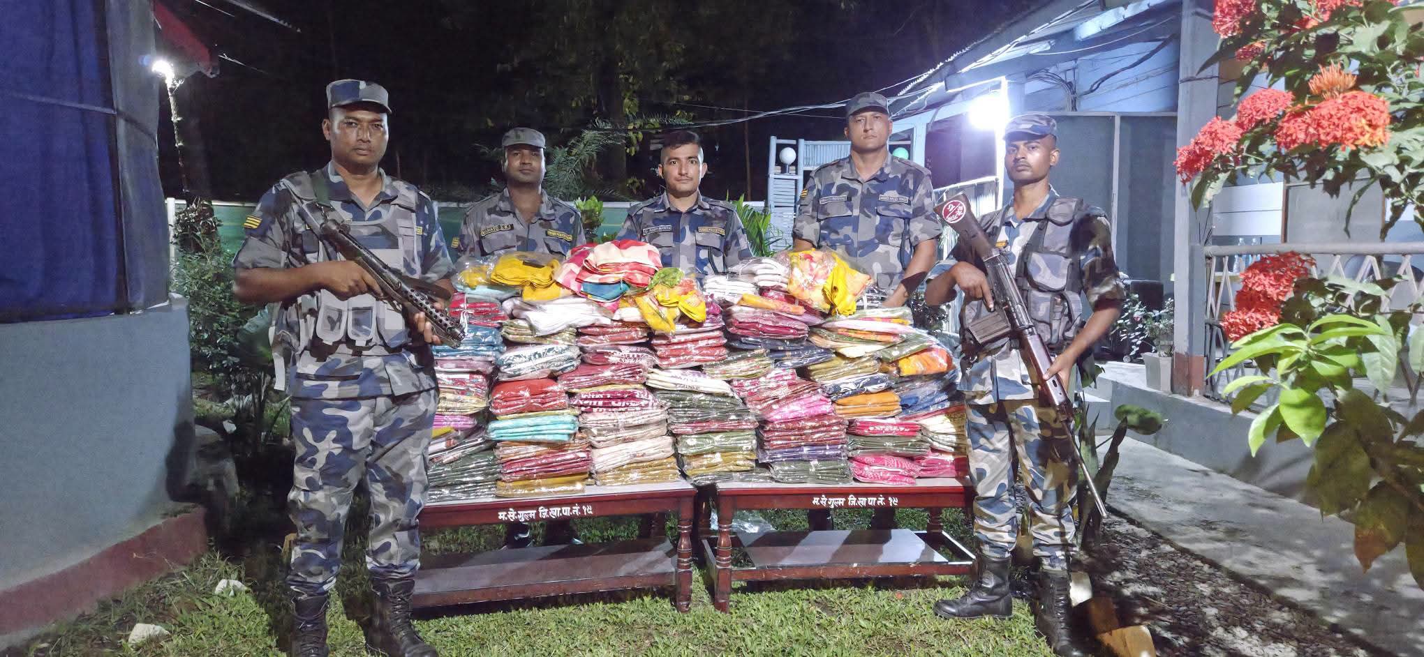पाँच लाख बराबरका अवैध लत्ताकपडा बरामद