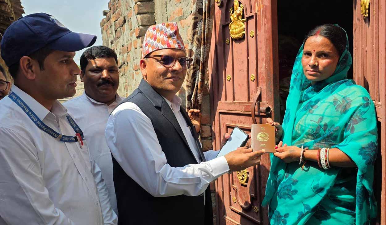 यसरी बनाइँदैछ ‘स्मार्ट हुलाक’, घरमै पुग्न थाले शैक्षिक प्रमाणपत्र, स्वास्थ्य परीक्षणदेखि राहदानीसम्म