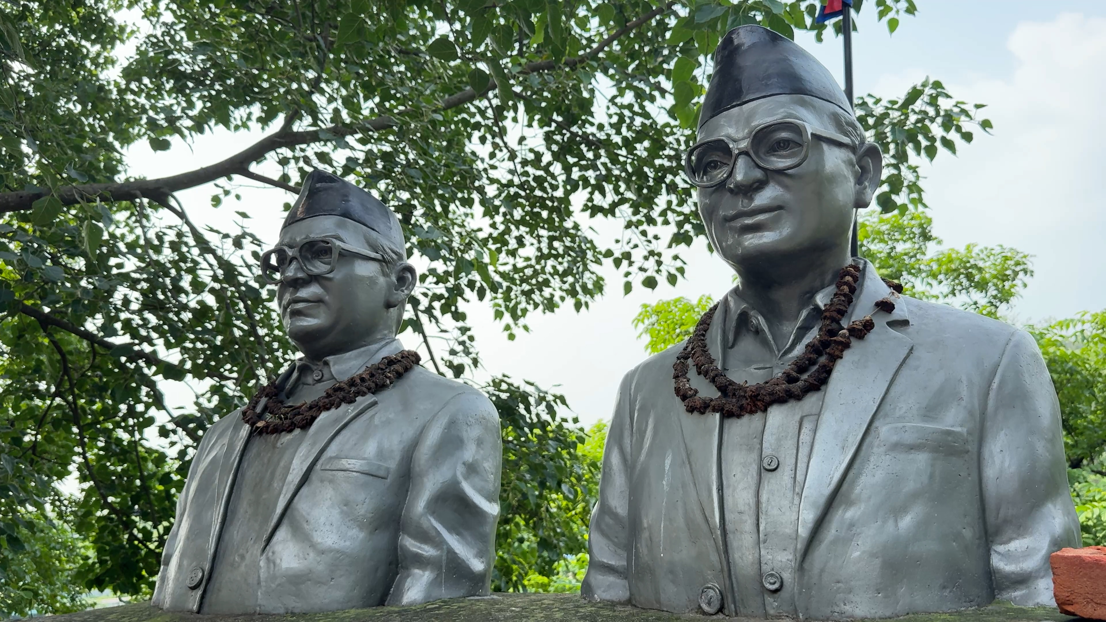 दासढुंगामा मदन भण्डारी पार्क निर्माण अन्तिम चरणमा, स्मृति संरचना पर्यटकका लागि आकर्षण दासढुंगामा मदन भण्डारी पार्क निर्माण अन्तिम चरणमा, स्मृति संरचना पर्यटकका लागि आकर्षण