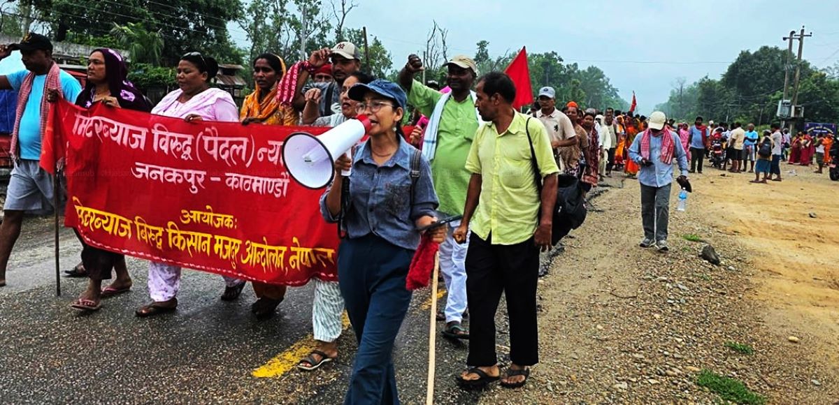 मिटरब्याज पीडितको जनकपुर–काठमाडौं पदयात्रा चौथो दिनमा प्रवेश मिटरब्याज पीडितको जनकपुर–काठमाडौं पदयात्रा चौथो दिनमा प्रवेश