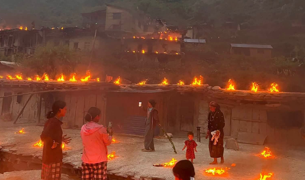 साउने सङ्क्रान्ति: कर्णालीभर झराको राँको बाल्ने परम्परा अझै जीवितै