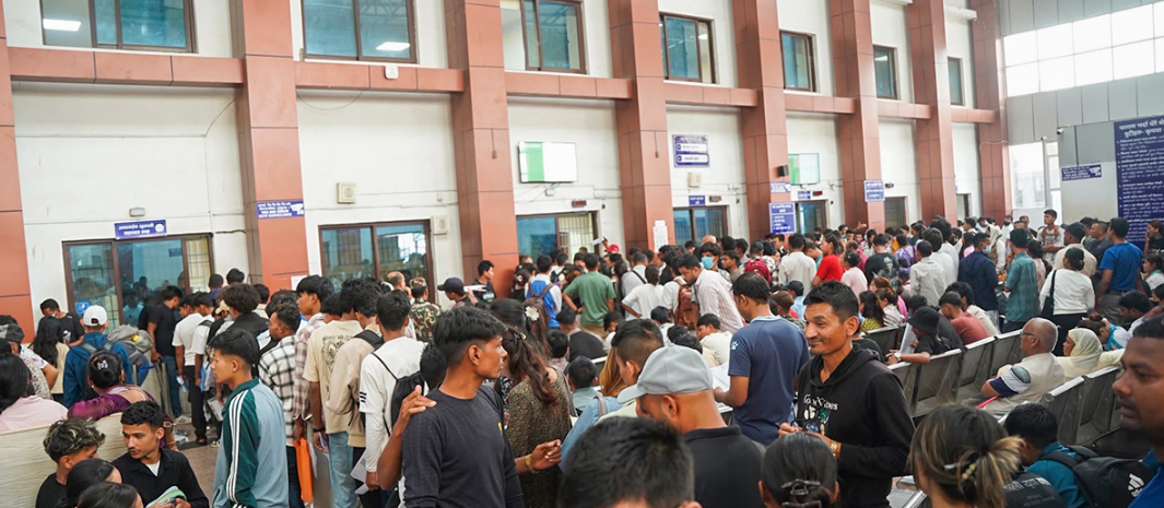 ईपीएस आवेदनको चाप बढ्दा राहदानी विभागमा सेवाग्राहीको भीड