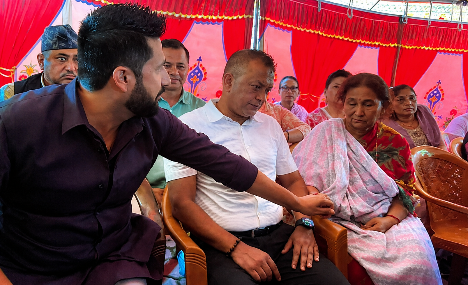 गोपालमान श्रेष्ठलाई अन्तिम श्रद्धाञ्जली दिन रवि लामिछाने सानेपा  
