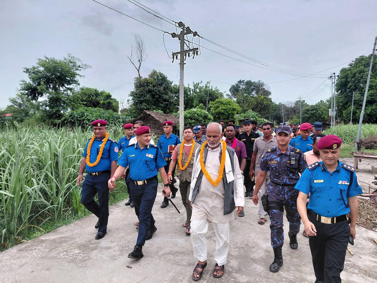 सुस्तावासीको आन्दोलनपछि सरकार सक्रिय, २३८ नागरिकताविहीन परिवारको विवरण संकलन सम्पन्न सुस्तावासीको आन्दोलनपछि सरकार सक्रिय, २३८ नागरिकताविहीन परिवारको विवरण संकलन सम्पन्न