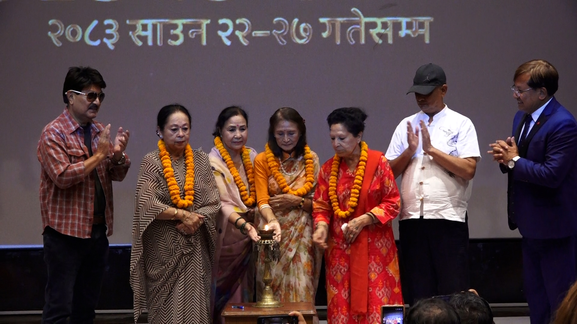 ‘आमा’ फिल्मबारे बसुन्धरा भुसाल: भुवनदिदी र रातो कोट सम्झिरहन्छु