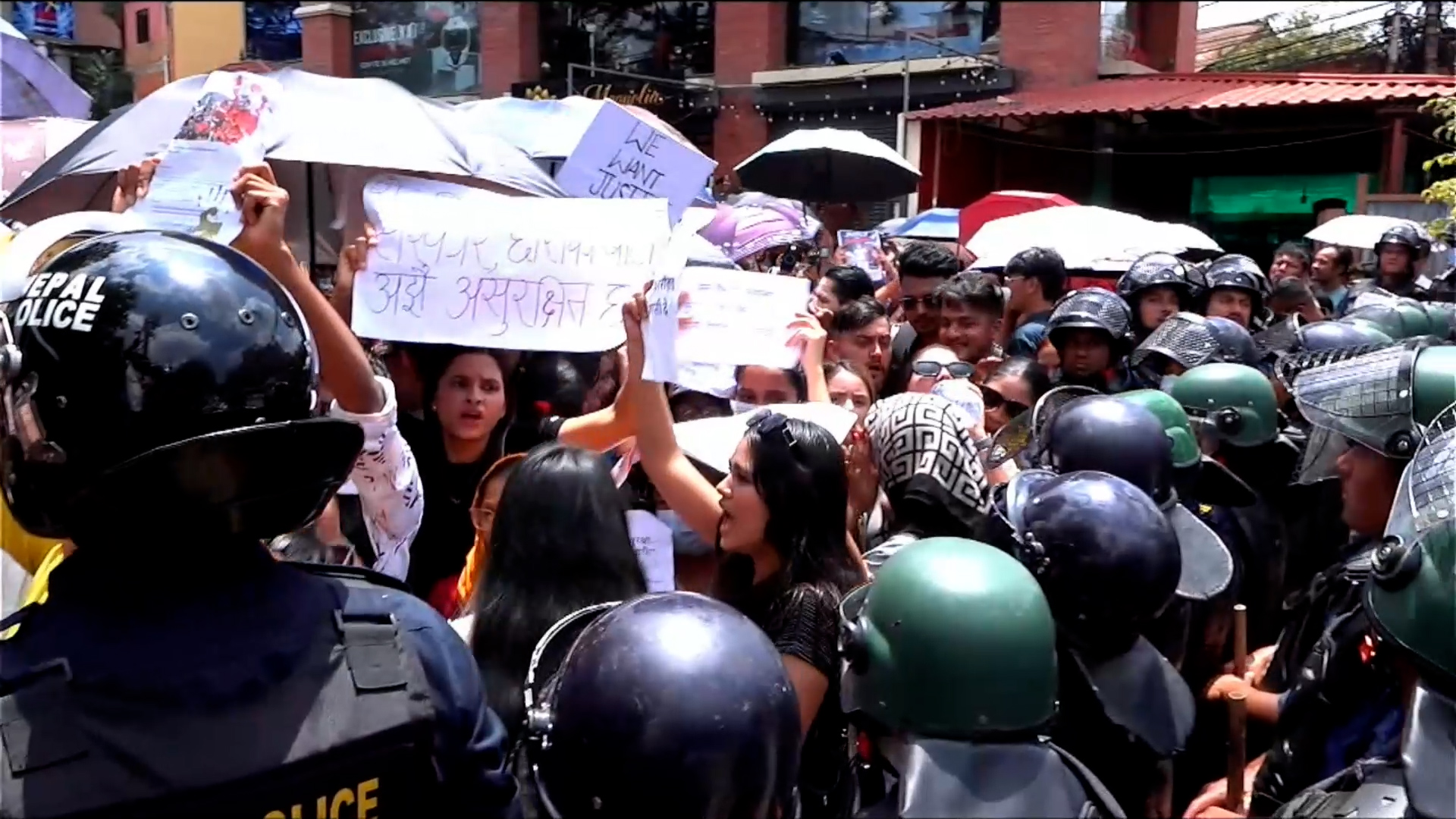 गरिमा चौधरीको न्यायका लागि माइतीघरमा प्रदर्शन, बलात्कारीलाई फाँसीको माग