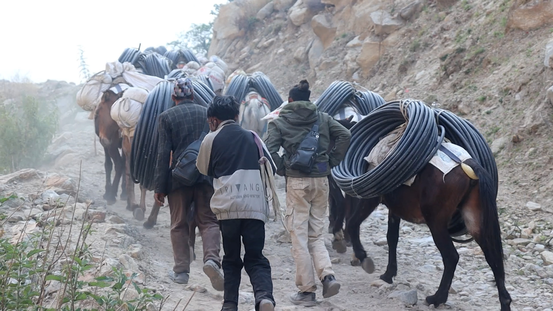 गाडी चढ्ने सपना अधुरै: राष्ट्रिय सडक सञ्जालसँग नजोडिएको मुगुमकार्मारोङ