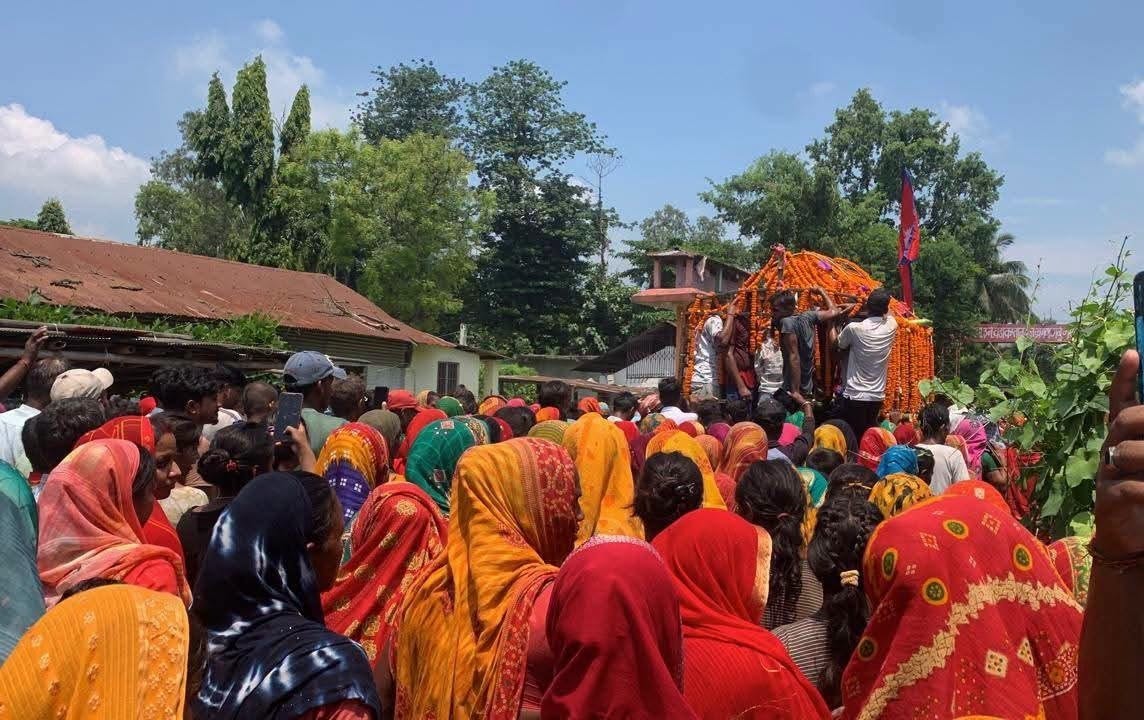  शहीद रविन्द्र मेहताको अन्तिम यात्रामा उर्लियो जनसागर, हजारौँले गरे भावपूर्ण अन्तिम बिदाइ