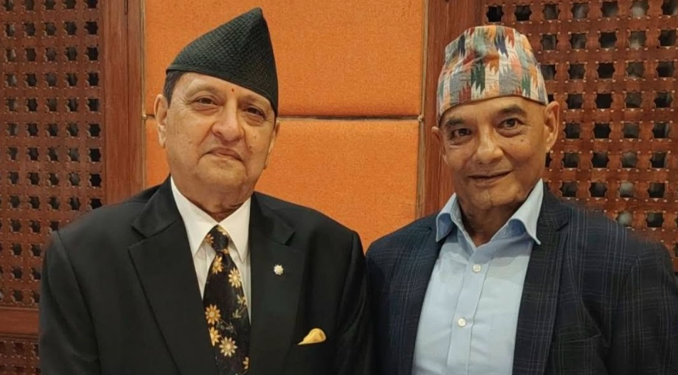 पूर्वराजासँग धवलशम्शेरको दुई घण्टा ‘वान टू वान’ वार्ताा , नयाँ पार्टीदेखि चुनावसम्म छलफल