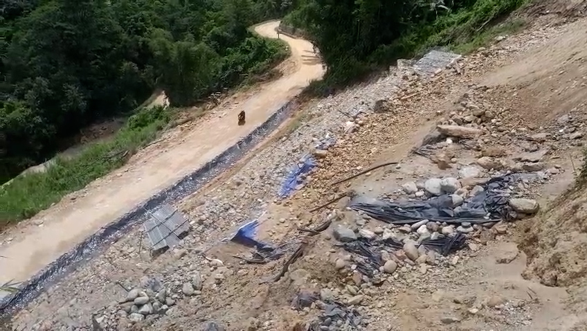 ५१ दिनपछि मेची राजमार्गमा साना सवारी सञ्चालन, यात्रुलाई राहत ५१ दिनपछि मेची राजमार्गमा साना सवारी सञ्चालन, यात्रुलाई राहत