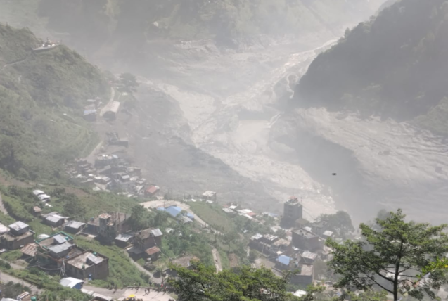 ताल पूरै खुलेन: अझै नेपालमा बाढीको त्रास