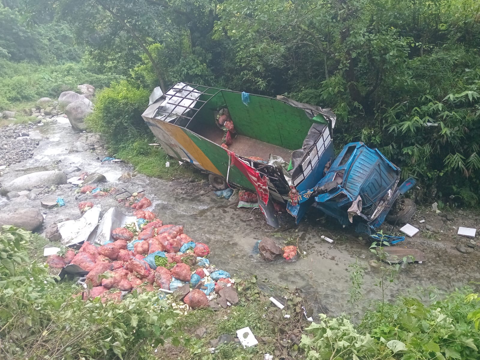 ट्रक पदुर्घटना हुँदा एक जनाको मृत्यु ट्रक पदुर्घटना हुँदा एक जनाको मृत्यु