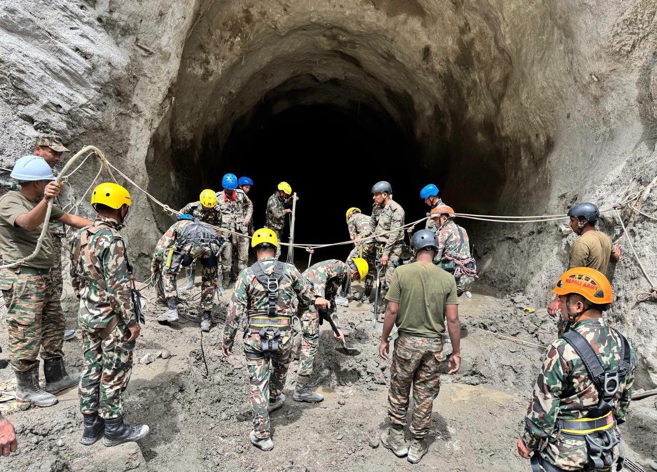 उद्धार तथा खोजीमा भारतीय टोलीको साथ, विद्युत् आपूर्ति पुनःस्थापना प्राथमिकतामा 