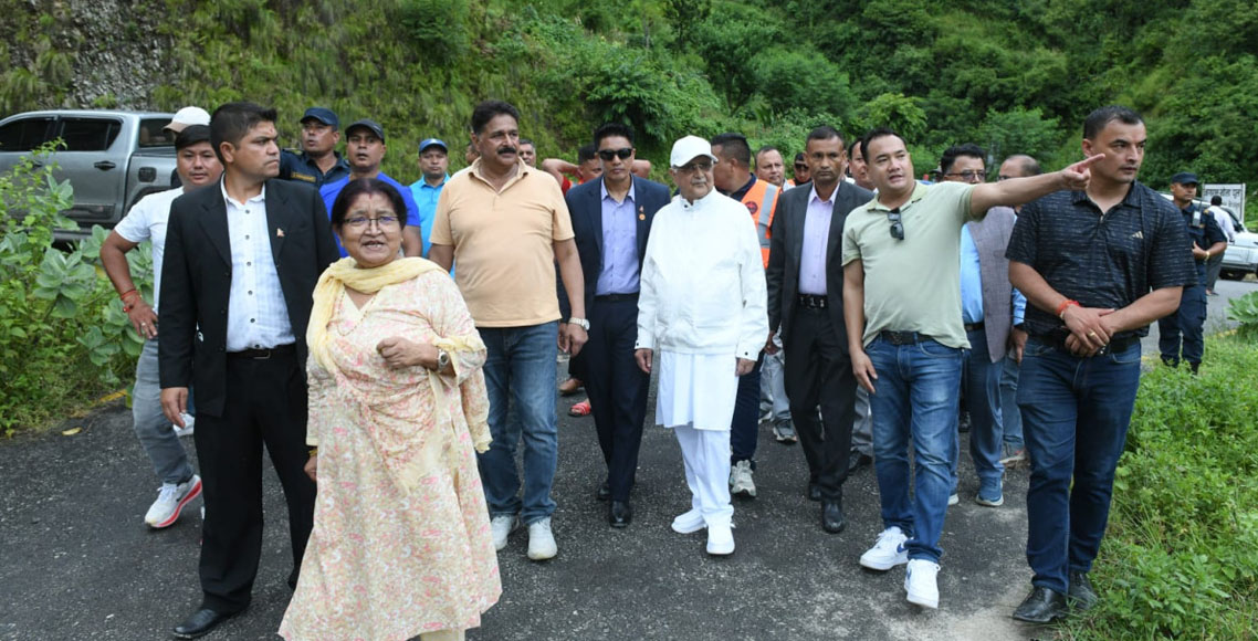 एमाले अध्यक्ष ओली बाढी प्रभावित क्षेत्रमा